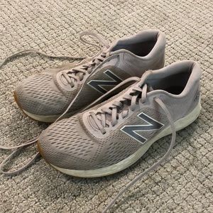 New Balance Tennis Shoes